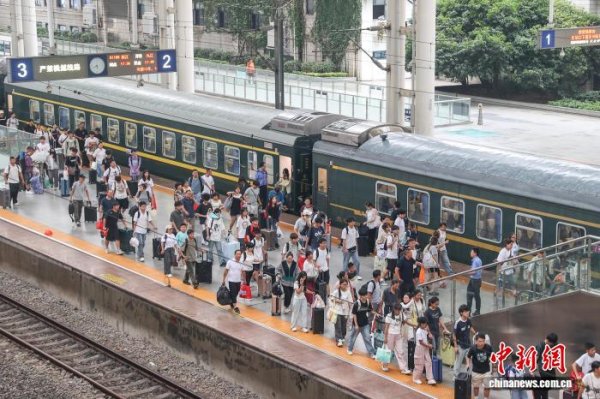 一点钱程 南铁国庆中秋假期运输启动 预计发送旅客1498.2万人次